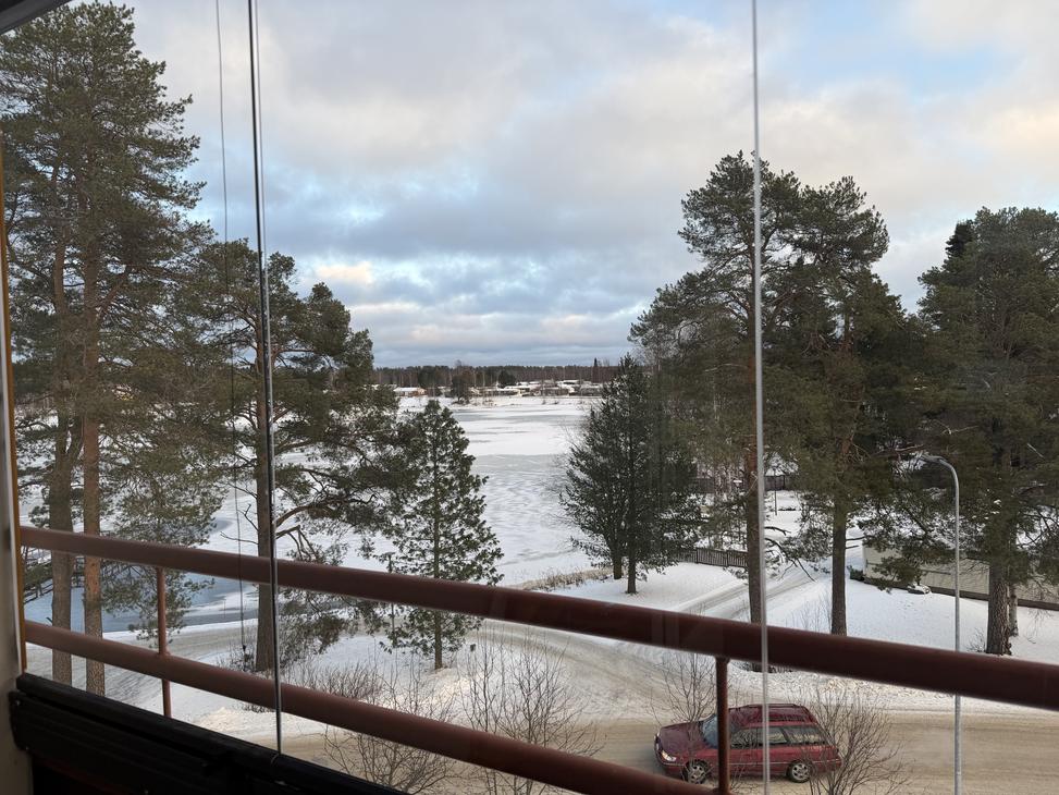 Lahdenranta maisemat järvelle ja avantouintipaikalle