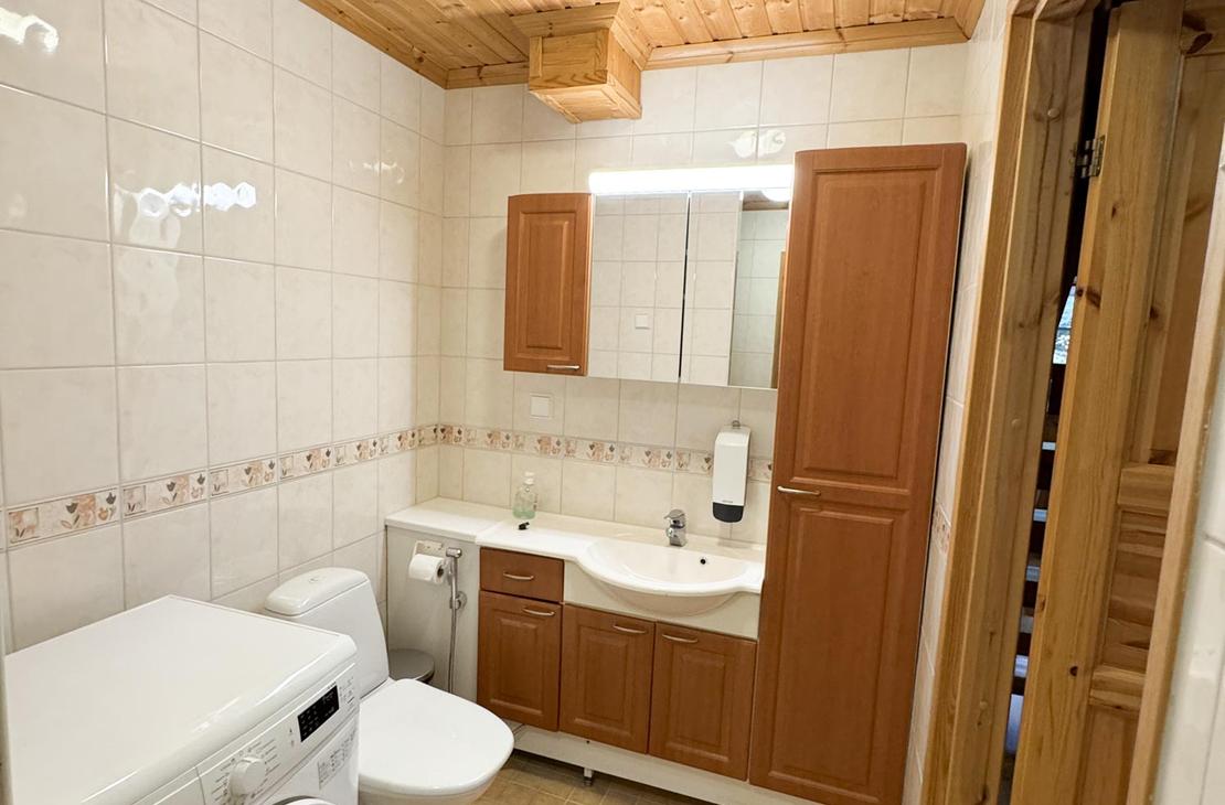 Lumekkaantie 2B WC/suihku