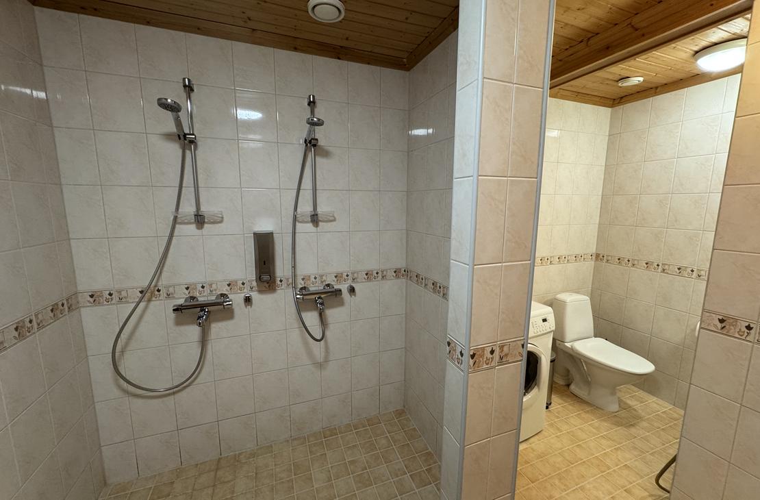 Lumekkaantie 4B suihku/wc