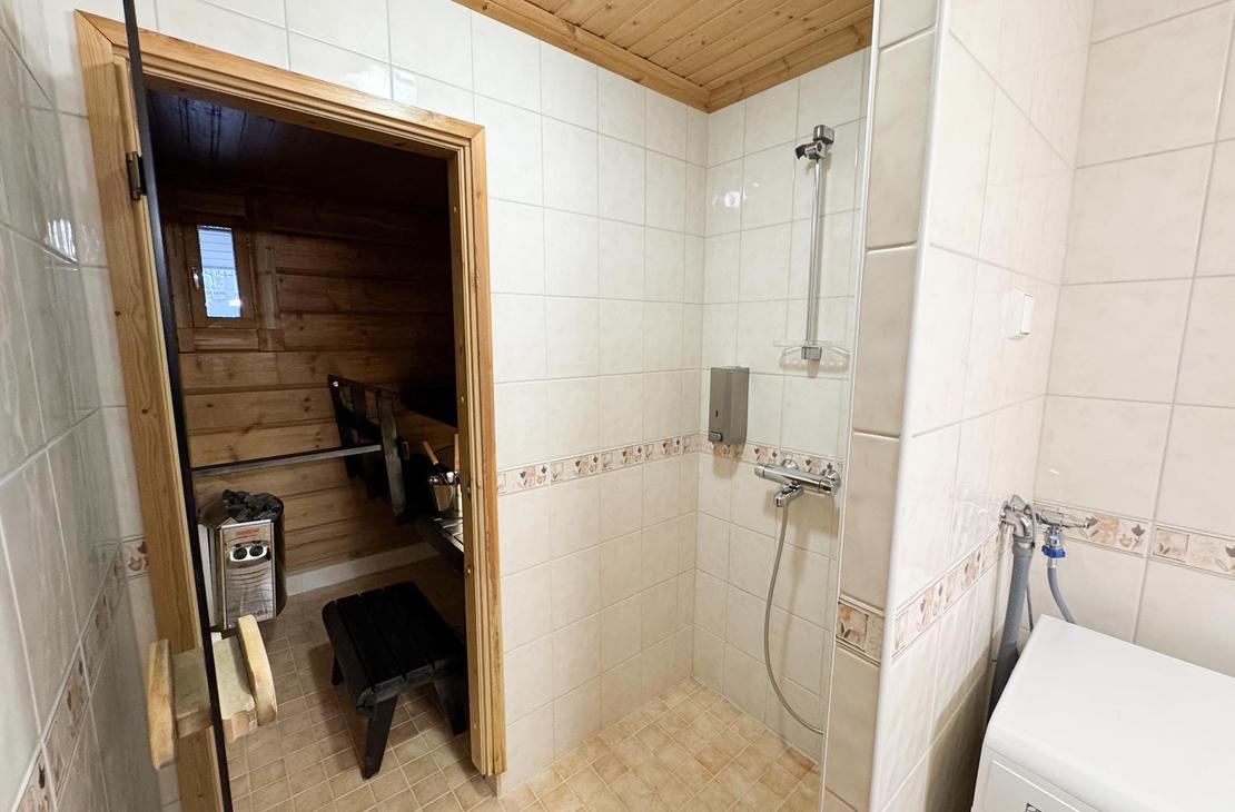 Lumekkaantie 2B Suihku