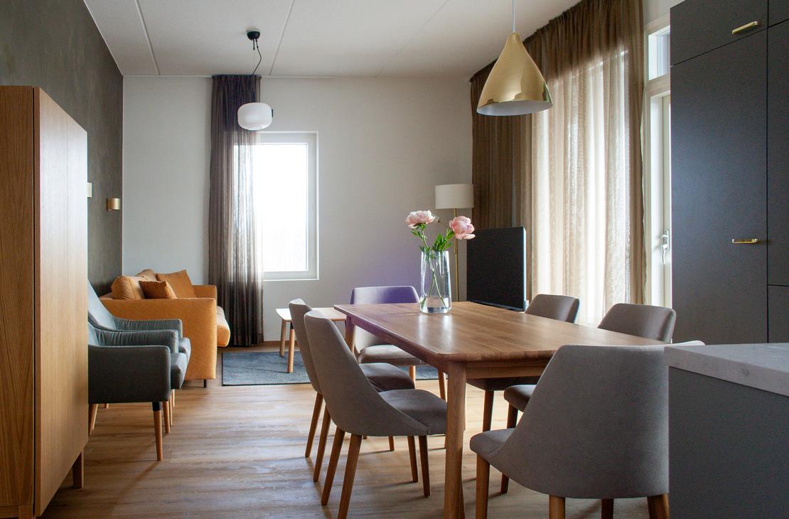 Comedor y sala de estar del Ski-Inn