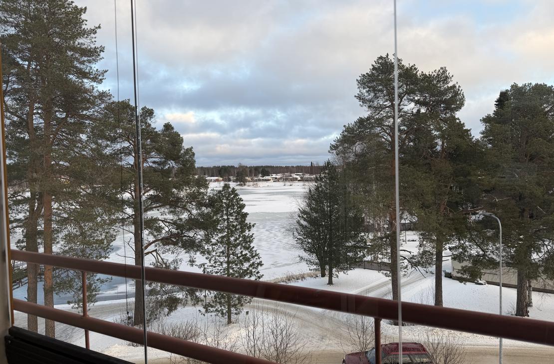 Lahdenranta maisemat järvelle ja avantouintipaikalle