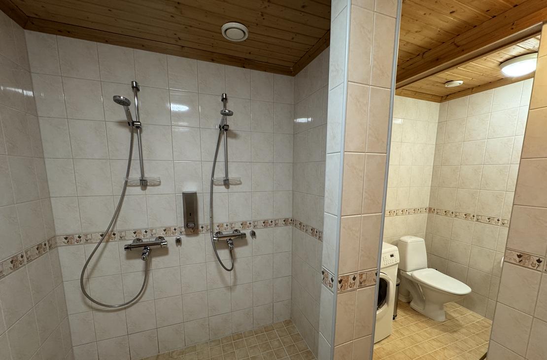 Lumekkaantie 4B suihku/wc