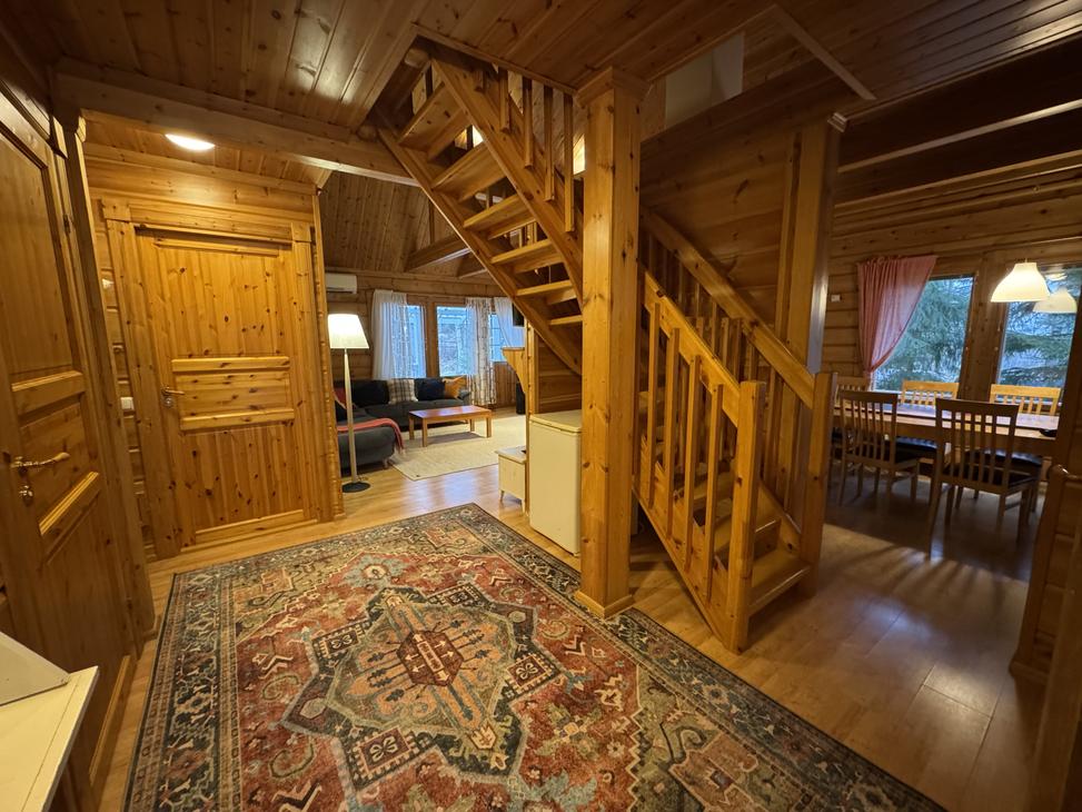 Lumekkaantie 4B eteinen