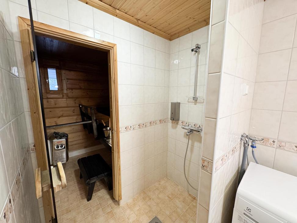 Lumekkaantie 2B Suihku