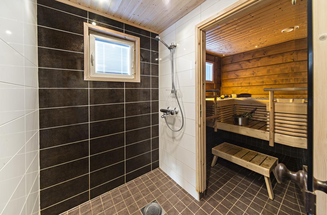 Saniaistie 16B kylpyhuone