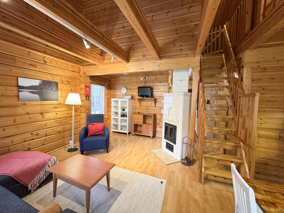 Lumekkaantie 2B oleskelutila