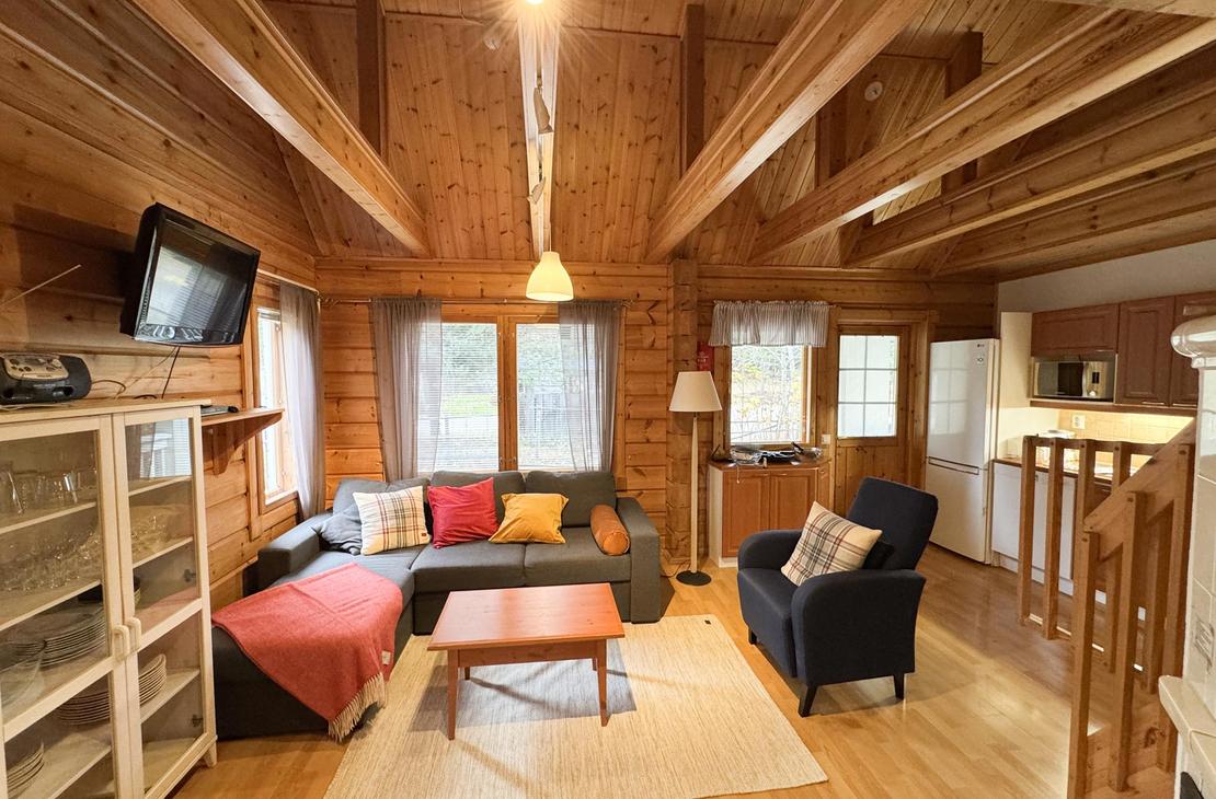 Lumekkaantie 2A olohuone