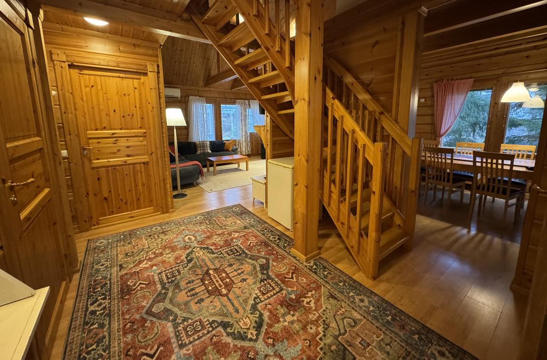 Lumekkaantie 4B eteinen