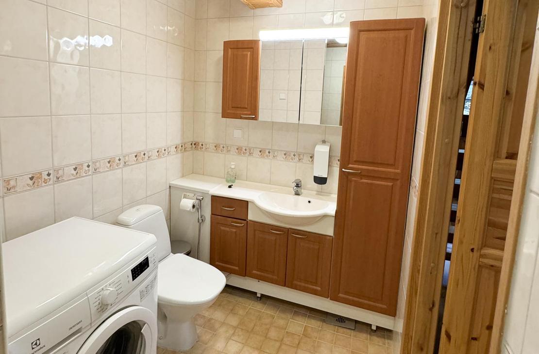 Lumekkaantie 2B WC/suihku