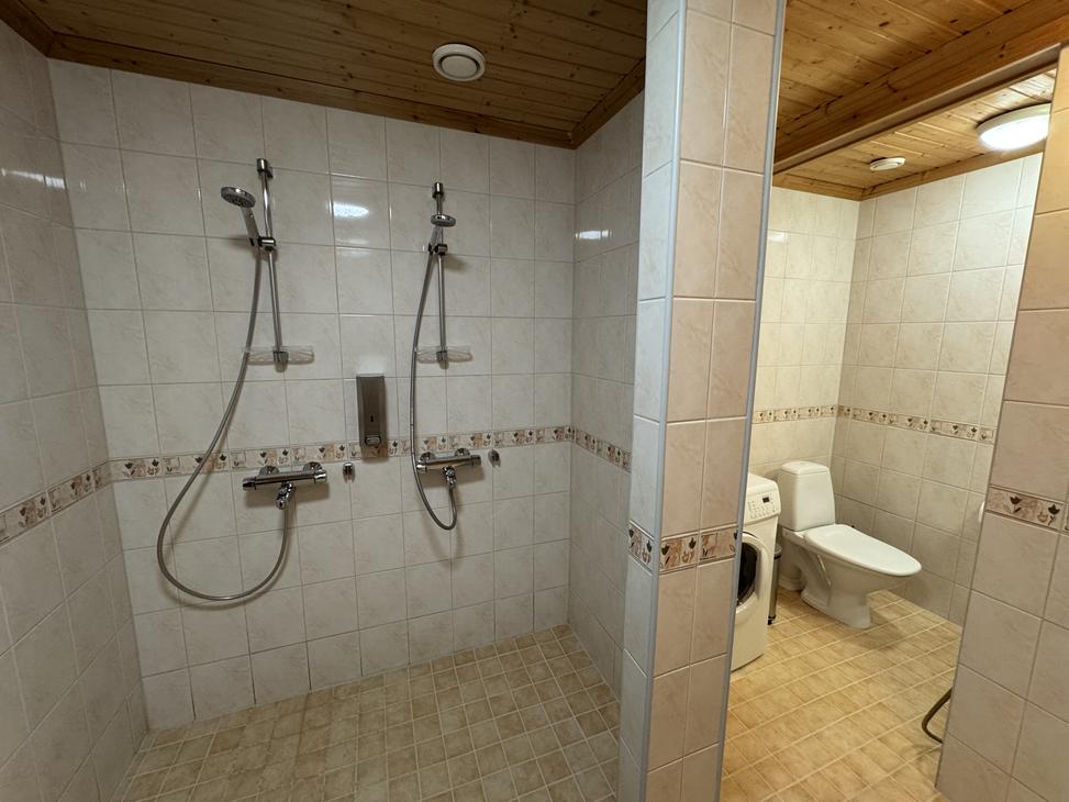 Lumekkaantie 4B suihku/wc