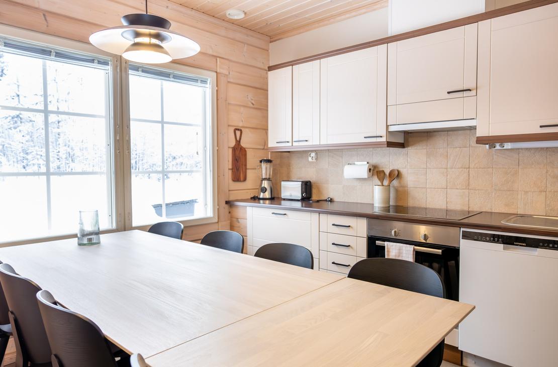 Saniaistie 16B keittiö