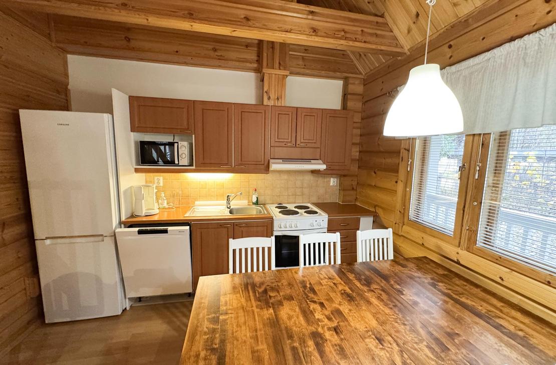 Lumekkaantie 2B keittiö