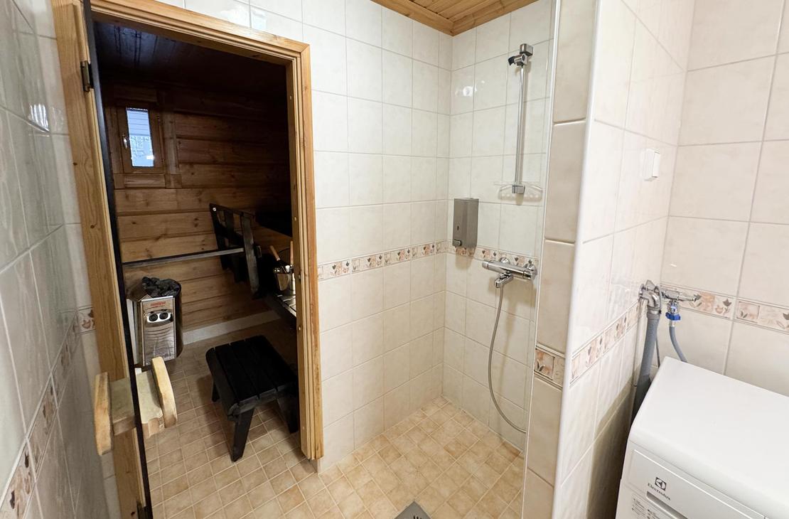 Lumekkaantie 2B Suihku