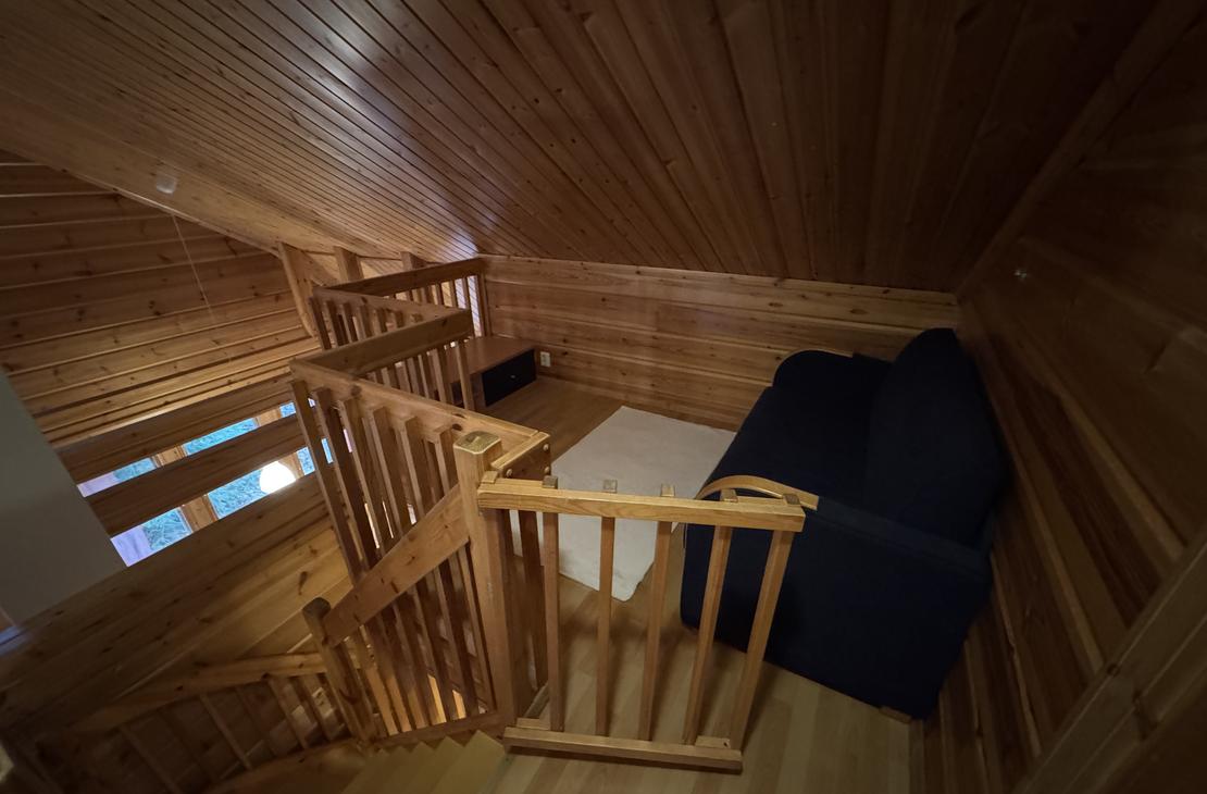 Lumekkaantie 4B yläkerta